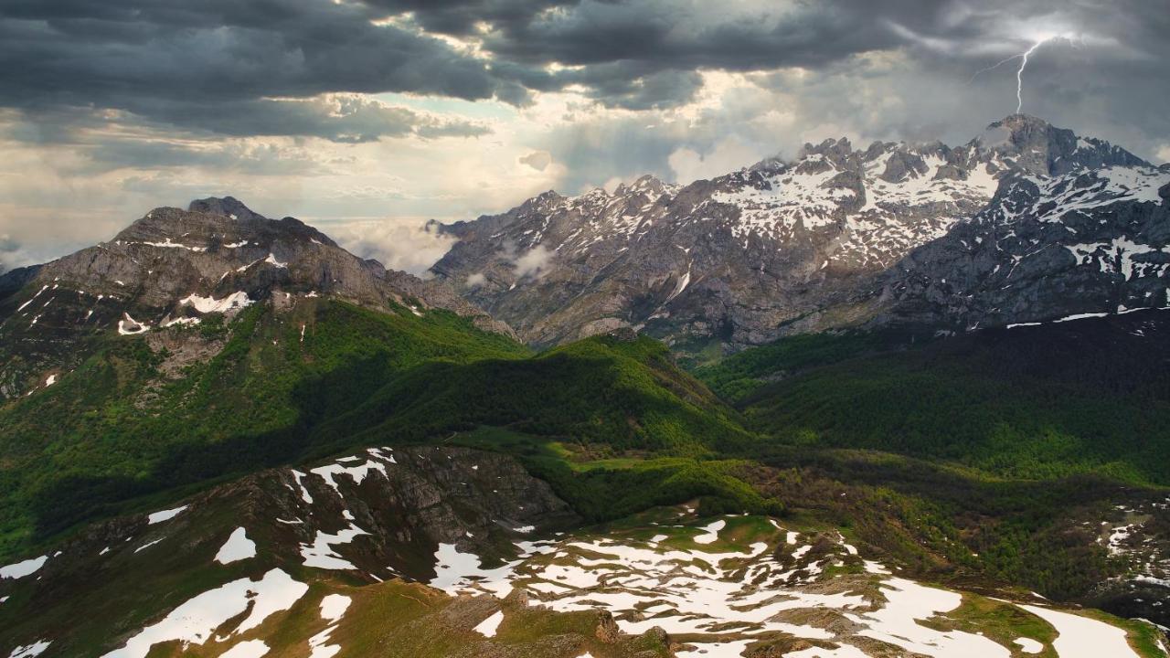 Hotel La Cuna Del Sella Oseja de Sajambre Exteriér fotografie