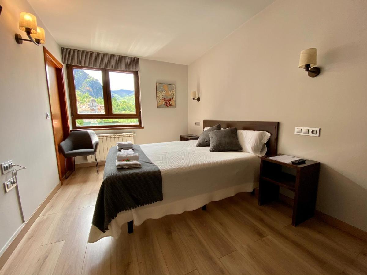Hotel La Cuna Del Sella Oseja de Sajambre Exteriér fotografie
